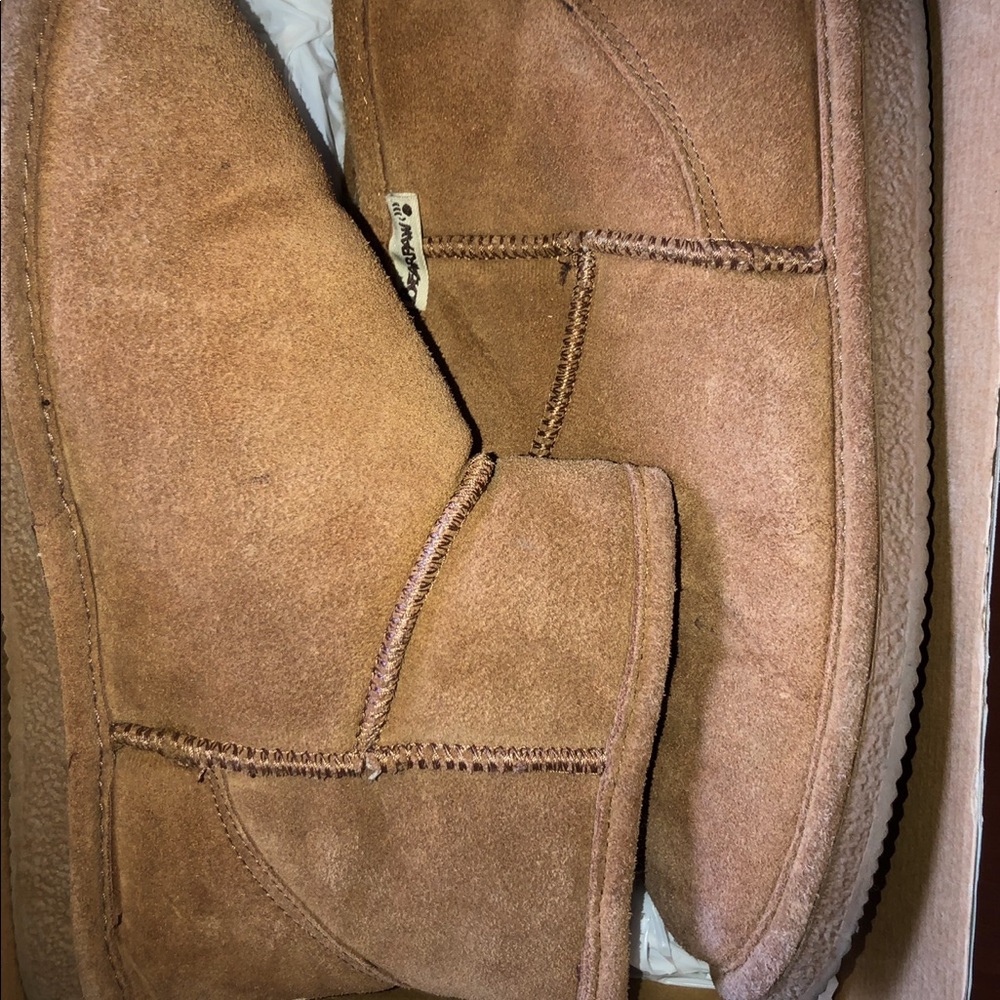 Short bearpaw winter boots